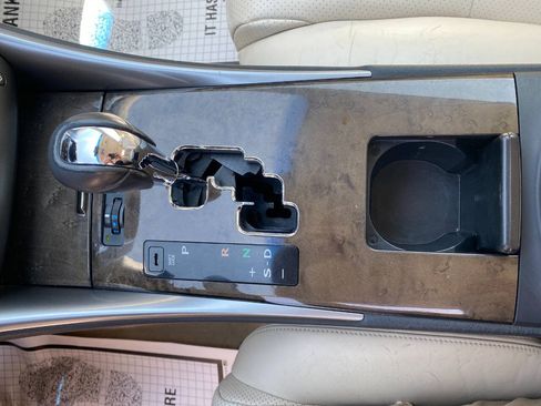 Used 2010 Lexus IS 250C w/ Luxury Pkg RWD image 27