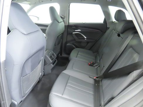 Used 2025 Audi Q5 Premium Plus w/ Premium Plus AWD/4WD image 23