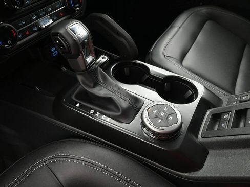 New 2025 Ford Bronco Badlands image 16