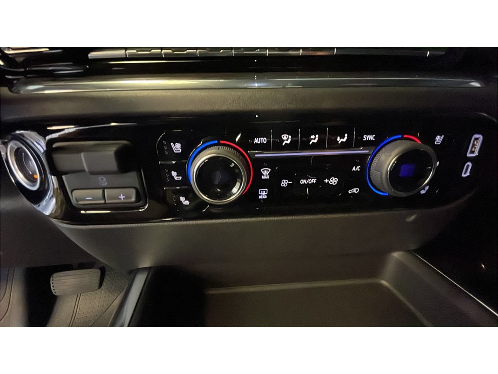 Used 2024 Chevrolet Silverado 3500 LTZ w/ LTZ Plus Package AWD/4WD image 14