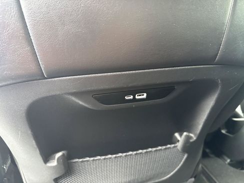 Used 2025 Chrysler Pacifica Select FWD image 11
