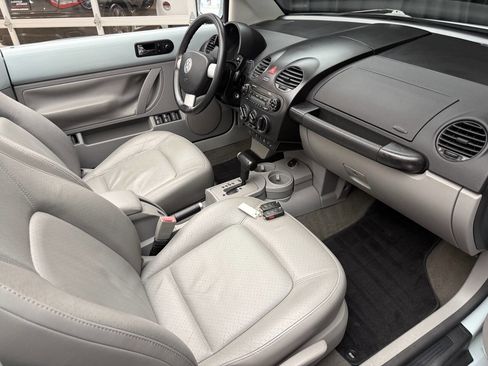 Used 2005 Volkswagen Beetle GLS FWD image 24