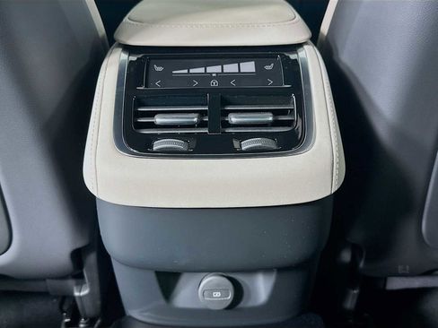 New 2026 Volvo XC90 B5 Plus image 23