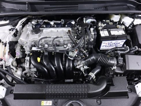 Used 2021 Toyota Corolla LE image 38