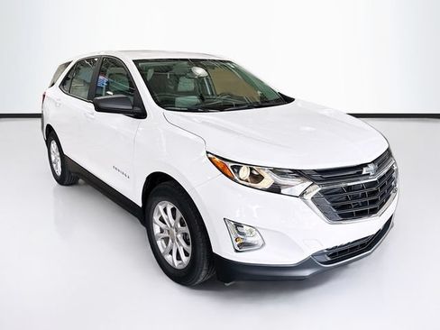 Used 2021 Chevrolet Equinox LS FWD image 3