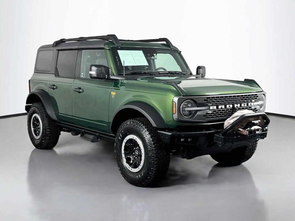 Used 2023 Ford Bronco Badlands w/ Sasquatch Package AWD/4WD image 7