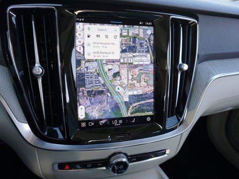 Used 2023 Volvo S60 B5 Plus w/ Climate Package image 14