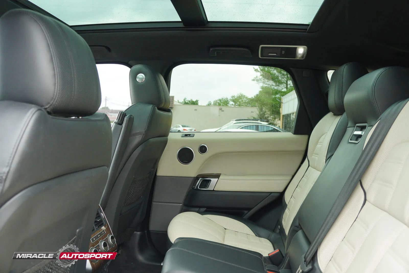 Used 2015 Land Rover Range Rover Sport Autobiography AWD/4WD image 24