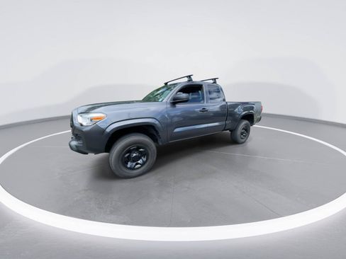 Used 2021 Toyota Tacoma SR AWD/4WD image 4