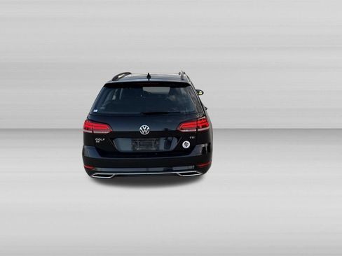 Used 2018 Volkswagen Golf SE FWD image 6