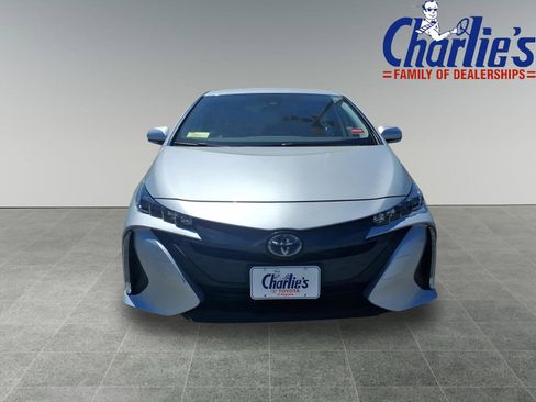 Used 2021 Toyota Prius Prime XLE FWD image 2