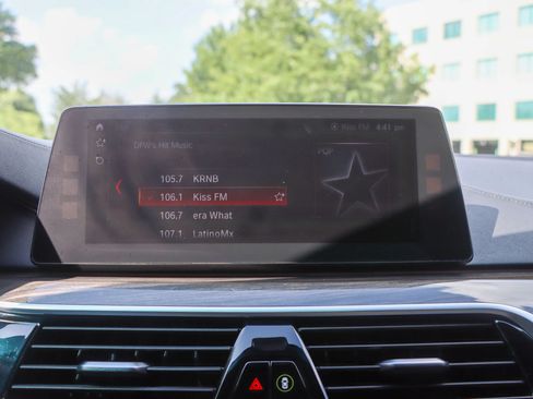 Used 2018 BMW 530i w/ M Sport Package RWD image 37