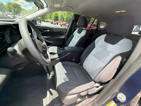 Used 2024 Chevrolet Trax LS w/ LS Convenience Package FWD image 23