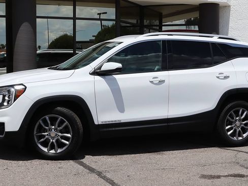 Used 2022 GMC Terrain SLT AWD/4WD image 4