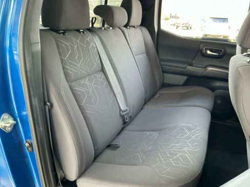 Used 2017 Toyota Tacoma TRD Off-Road image 18