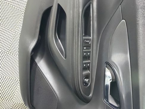 Used 2021 Buick Encore Preferred AWD/4WD image 11