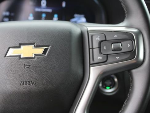 Used 2024 Chevrolet Suburban LT RWD image 19
