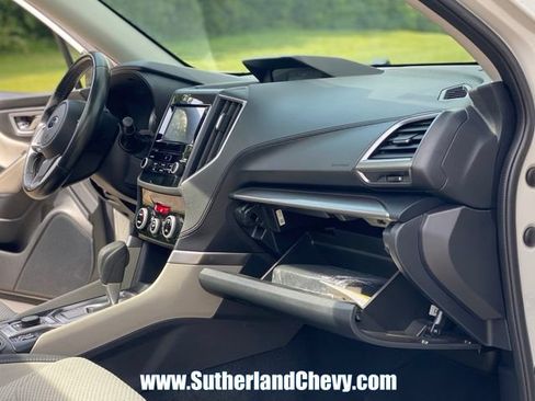 Used 2023 Subaru Forester Premium AWD/4WD image 17
