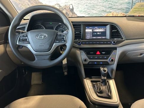 Used 2017 Hyundai Elantra SE image 9