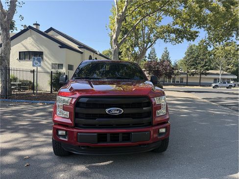 Used 2015 Ford F150 XLT w/ Equipment Group 302A Luxury AWD/4WD image 8