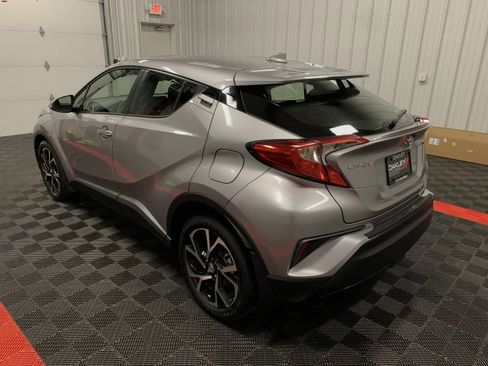 Used 2018 Toyota C-HR XLE image 2