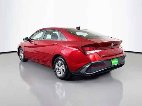 Used 2024 Hyundai Elantra SE FWD image 7