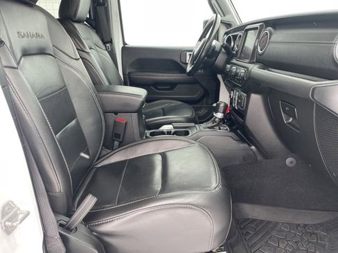 Used 2020 Jeep Wrangler Unlimited Sahara w/ Dual Top Group image 15