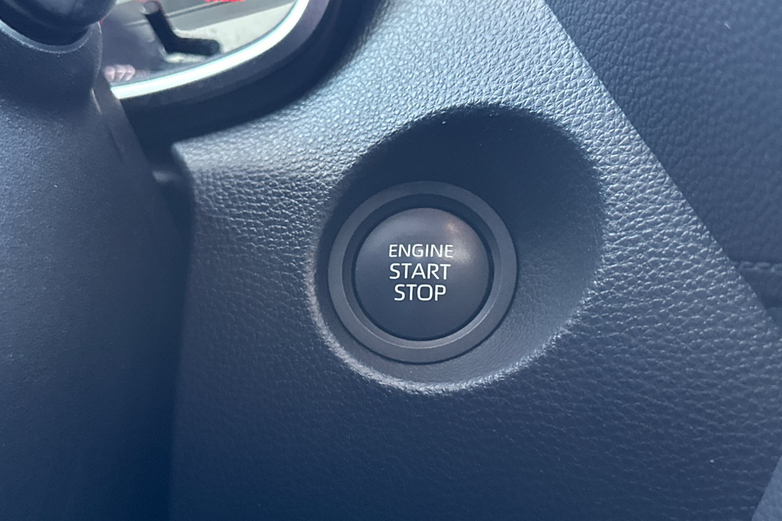 Certified 2025 Toyota Corolla Cross XLE FWD image 22