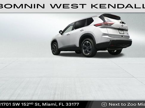 Used 2024 Nissan Rogue SV image 23