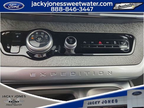 New 2025 Ford Expedition Tremor image 24