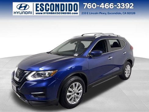 Used 2019 Nissan Rogue SV image 1