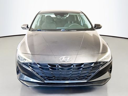 Used 2023 Hyundai Elantra SEL FWD image 2