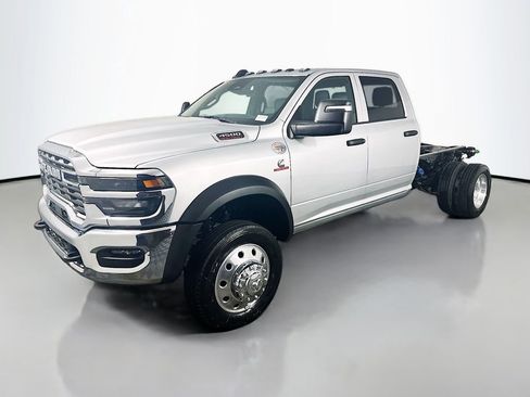 New 2026 RAM 4500 Tradesman w/ Chrome Appearance Group RWD image 3