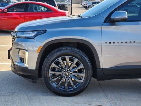 Used 2023 Chevrolet Traverse RS image 15