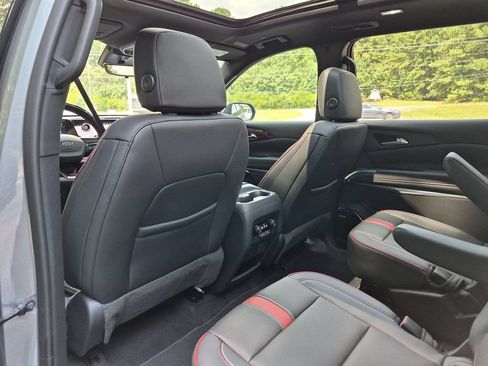 New 2027 Chevrolet Traverse RS FWD image 33