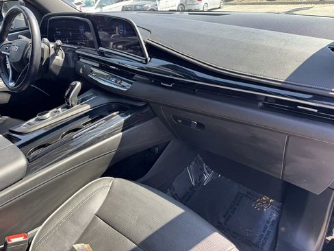 Used 2024 Cadillac Escalade ESV Sport RWD image 7