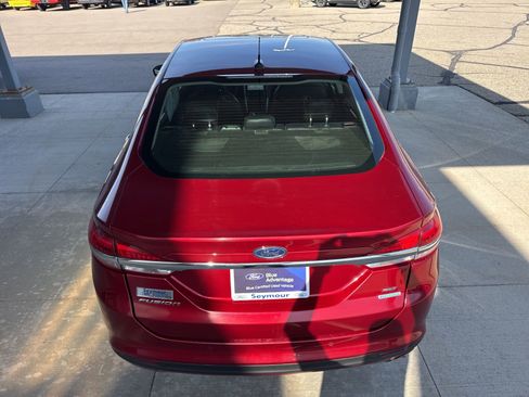 Certified 2018 Ford Fusion SE w/ Fusion SE Technology Package image 7