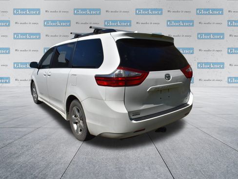 Used 2018 Toyota Sienna LE image 14
