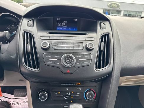 Used 2017 Ford Focus SE w/ Interior Protection Package FWD image 19