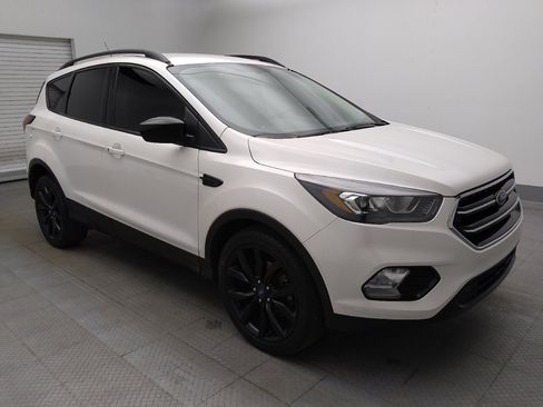 Used 2019 Ford Escape SE FWD image 11