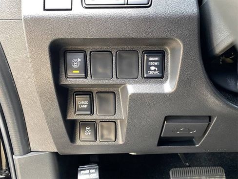 New 2025 Nissan Frontier SV w/ SV Convenience Package image 30