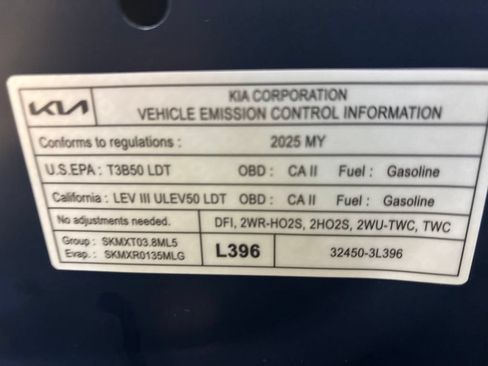 Used 2025 Kia Telluride S AWD/4WD image 50