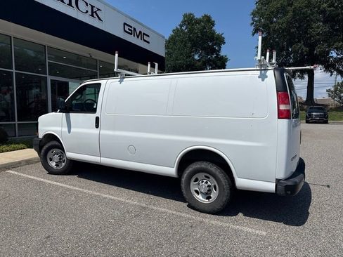 Used 2017 Chevrolet Express 2500 RWD image 8
