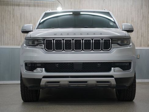 Used 2022 Jeep Wagoneer Series II w/ Premium Group I image 3