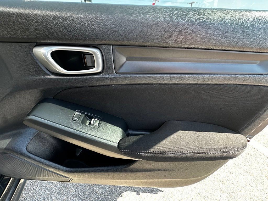 Used 2023 Honda Civic LX image 29
