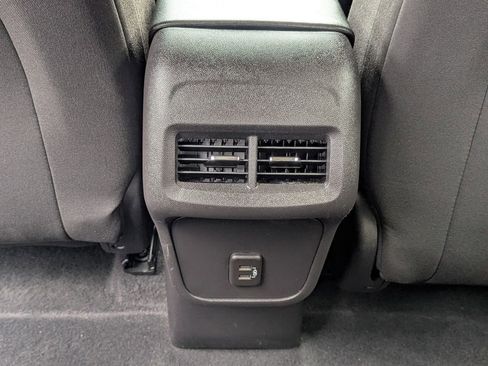 Used 2024 Chevrolet Equinox LT AWD/4WD image 15