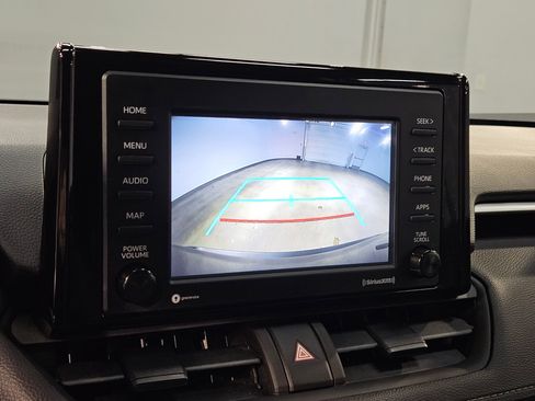 Used 2022 Toyota RAV4 XLE w/ Convenience Package image 31