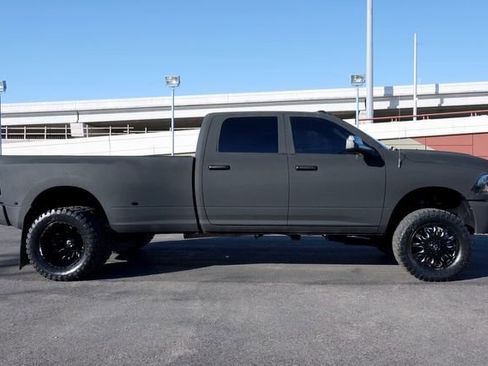 Used 2017 RAM 3500 Tradesman w/ Chrome Appearance Group image 14