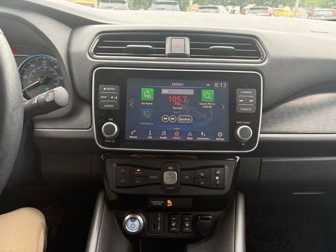 Used 2020 Nissan Leaf SV w/ SV Technology Package FWD image 8