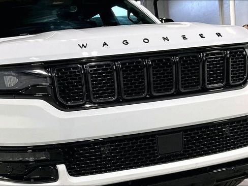 Used 2025 Jeep Wagoneer Series II w/ Premium Group I image 39